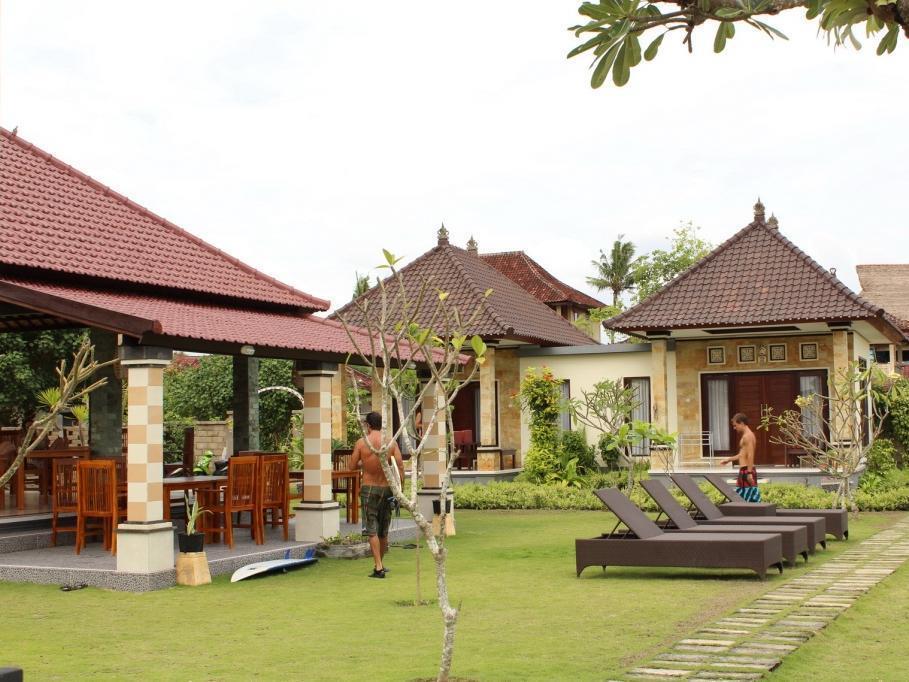 Yogi Beach Bungalow & The Blue Yogi Beach Restaurant นูซาเลมโบงัน ภายนอก รูปภาพ